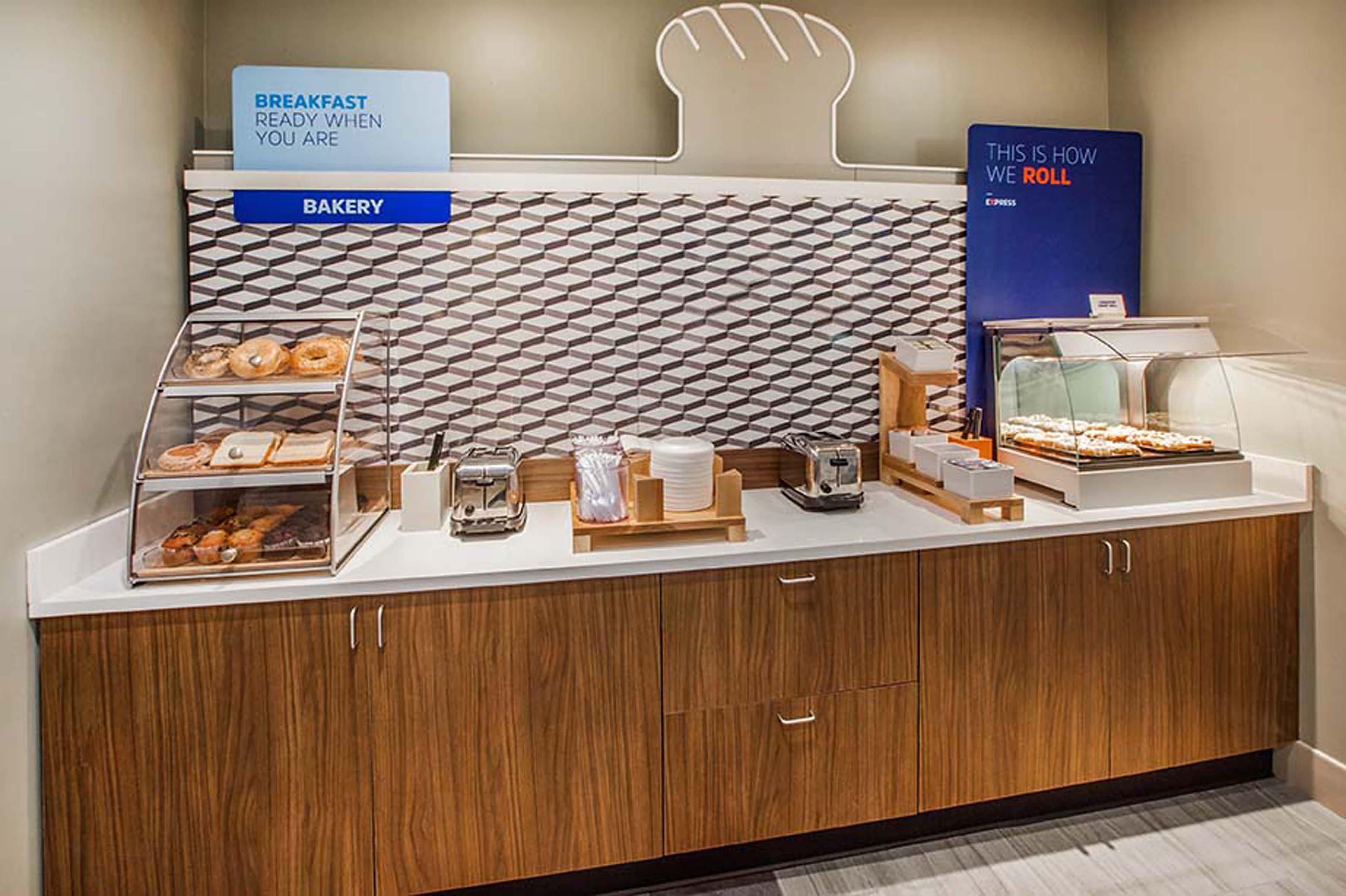 Holiday Inn Express Hotel & Suites Claypool Hill -Richlands Area By Ihg Pounding Mill Esterno foto