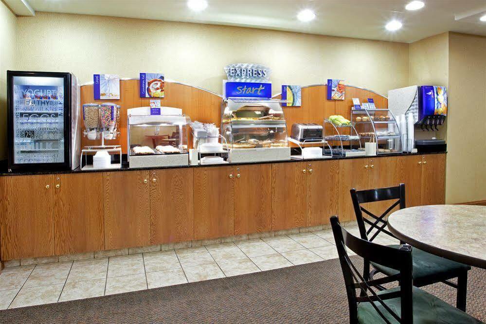 Holiday Inn Express Hotel & Suites Claypool Hill -Richlands Area By Ihg Pounding Mill Esterno foto